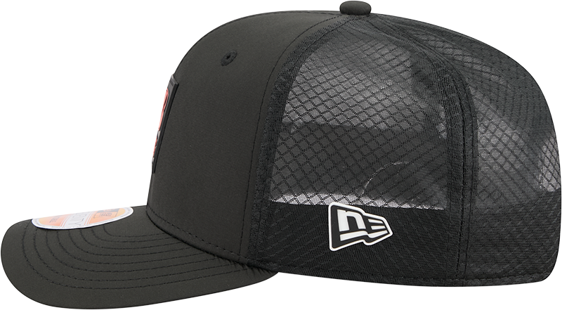 Men's Cincinnati Bengals New Era Black 2025 Sideline 9SEVENTY Trucker Adjustable Hat