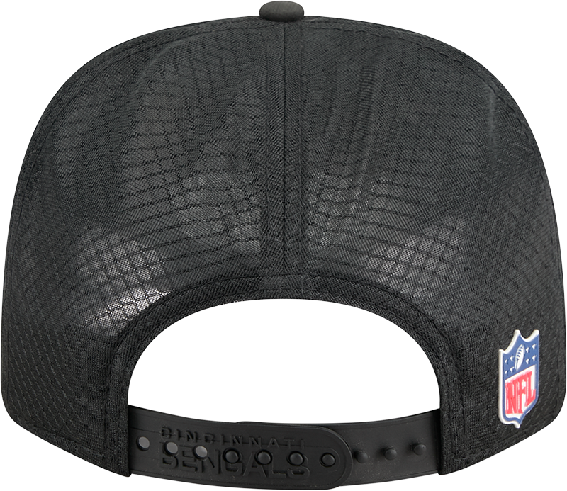 Men's Cincinnati Bengals New Era Black 2025 Sideline 9SEVENTY Trucker Adjustable Hat