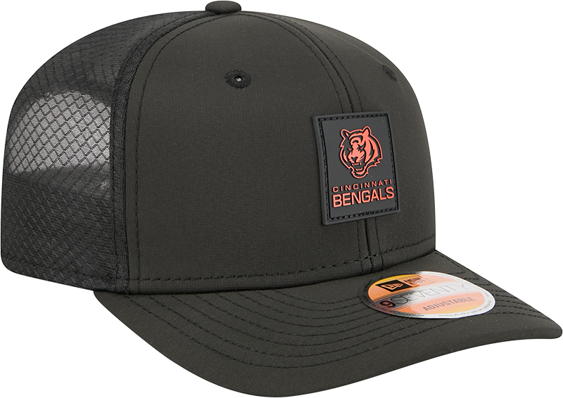 Men's Cincinnati Bengals New Era Black 2025 Sideline 9SEVENTY Trucker Adjustable Hat