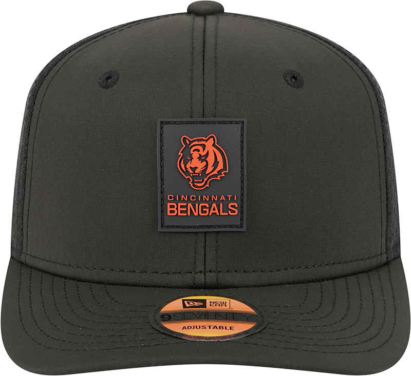 Men's Cincinnati Bengals New Era Black 2025 Sideline 9SEVENTY Trucker Adjustable Hat