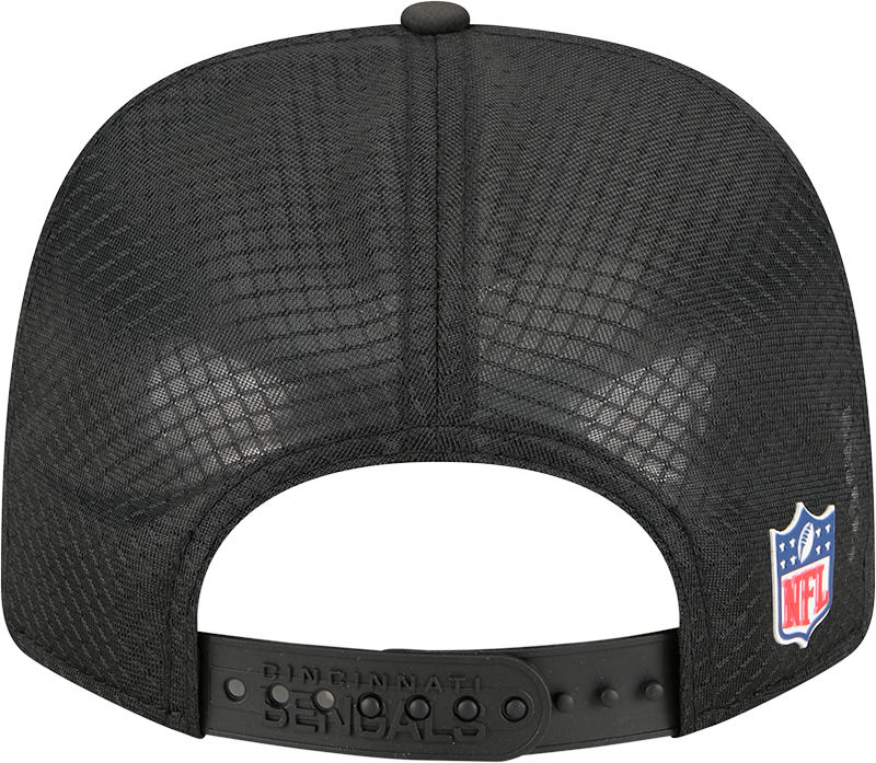 Men's Cincinnati Bengals New Era Black 2025 Sideline 9SEVENTY Trucker Adjustable Hat